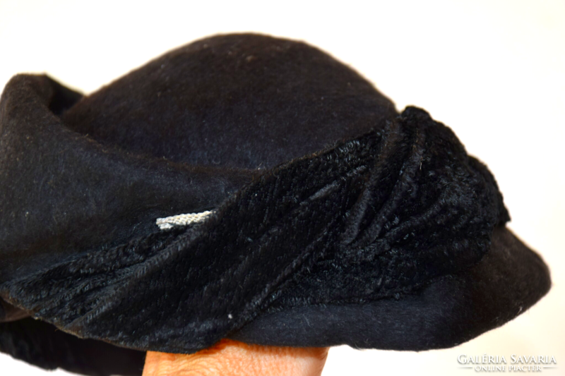 Art deco black posto velvet ribbon women's hat accessory theater