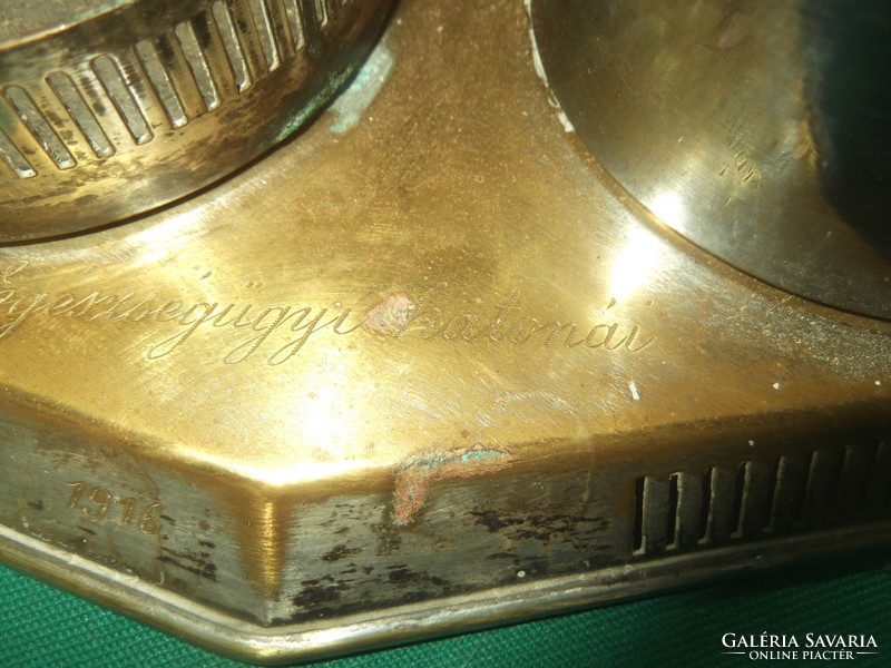 Officer's cup holder in World War I