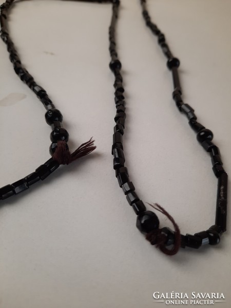 Vintage long black glass necklace, bijoux