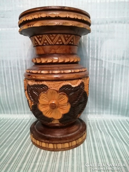 Faragott váza fából,kézműves, 28 cm, száraz virágnak