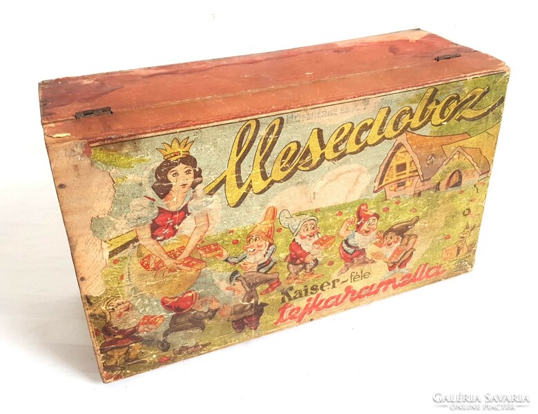 Antique kaiser milk caramel Snow White and the 7 Dwarfs wooden box