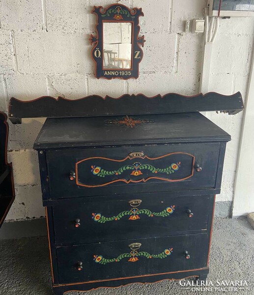 Dining set painted with folk motifs from the 1930s