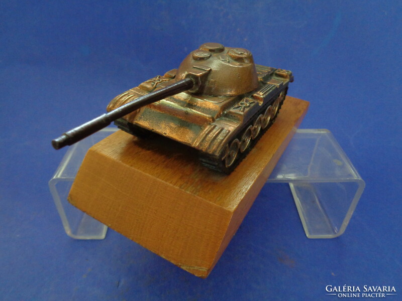 Retro tank model - mockup