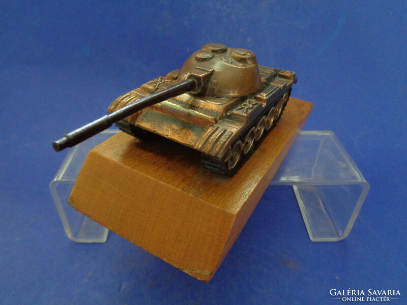 RETRO TANK MODELL - MAKETT