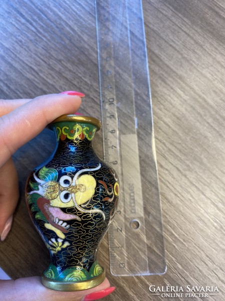 Kínai sárkányos rekeszzománc váza 8,5 cm
