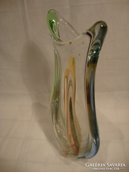 Többszínű üveg váza