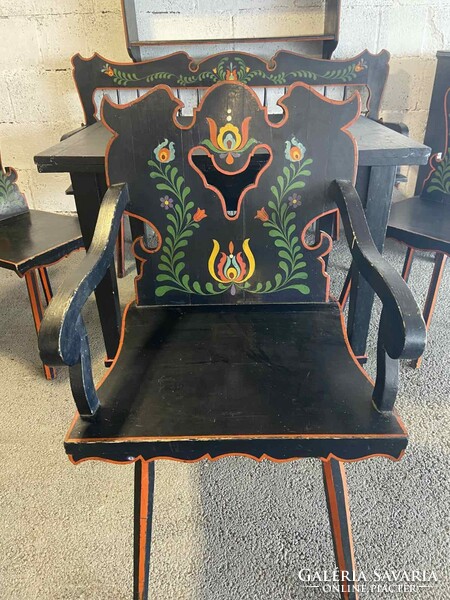 Dining set painted with folk motifs from the 1930s