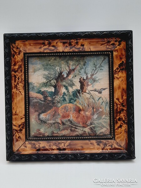 Tűgobelin szép régi keretben, vadászó róka, 23,5 x 23,5 cm
