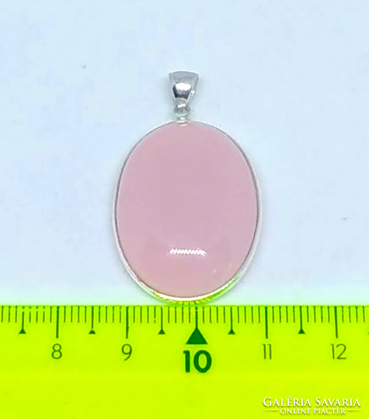 Rose quartz cabochon pendant with silver-plated socket