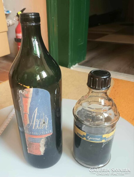 Antik tintás cimkés üvegek