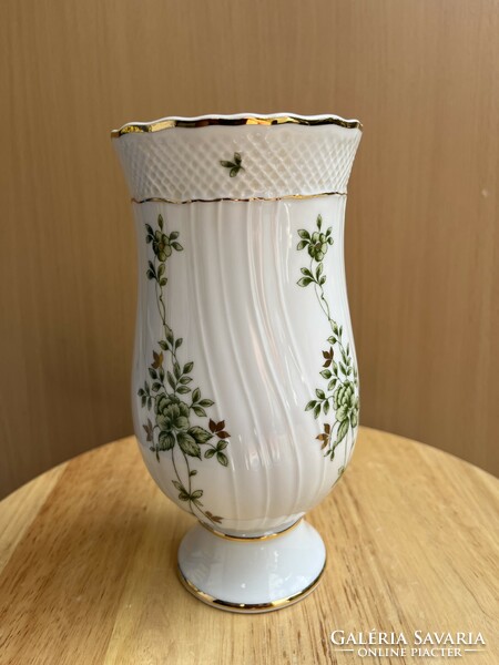 Porcelain vase by Erika Hollóháza a54