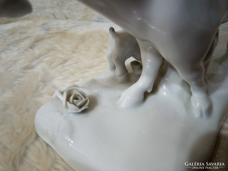 Herendi porcelán extrém ritka kecskén ülő szoptatós anya