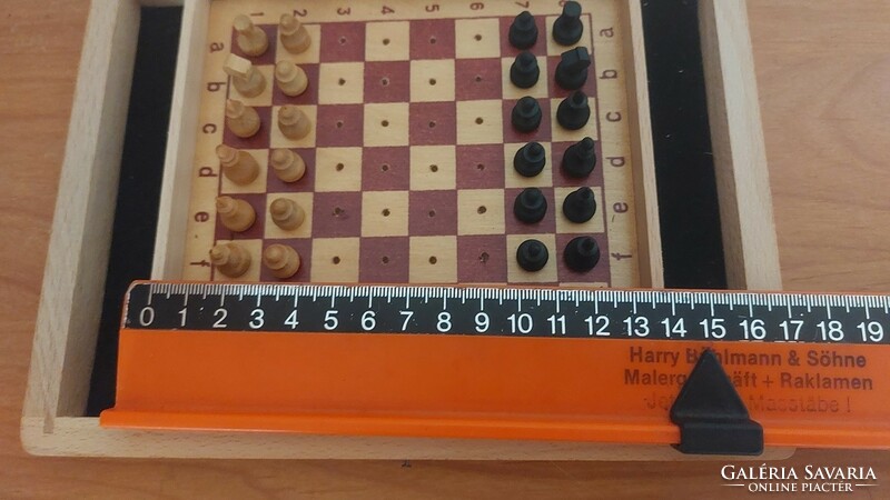 (K) Retro kis sakkészlet fából utazáshoz