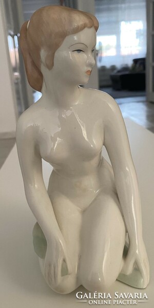 Aquincum porcelán női akt