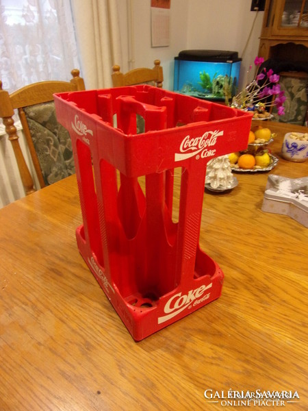 6 helyes Coca Cola szállító rekesz