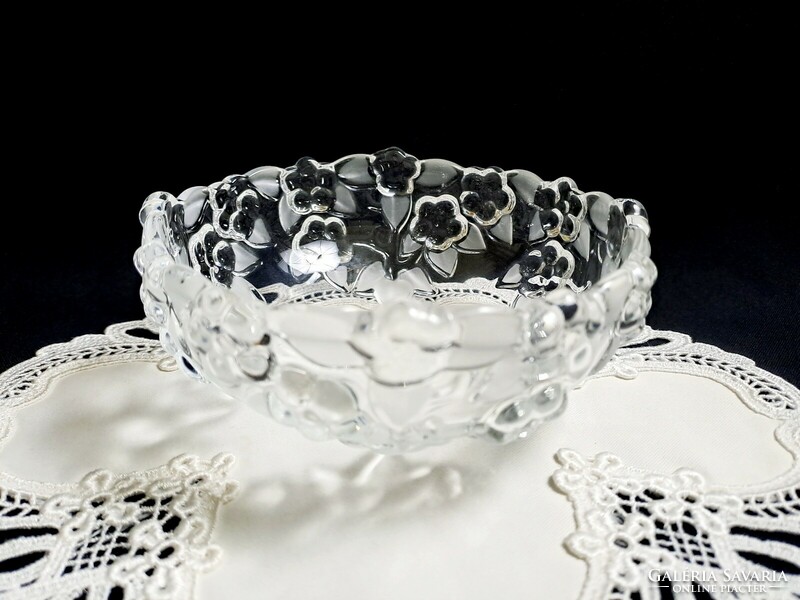 Beautiful walther glass glass serving bowl with flower pattern