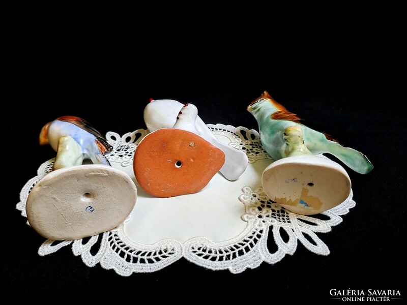 2 ceramic parrots from Bodrogkeresztúr + a ceramic gift