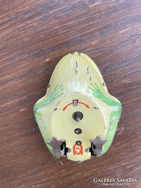 Factory frog with plate lock