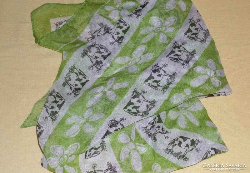 Patterned shawl, scarf (cow)