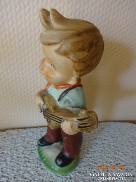 Régi Erich Stauffer porcelán figura: Bendzsón játszó fiú