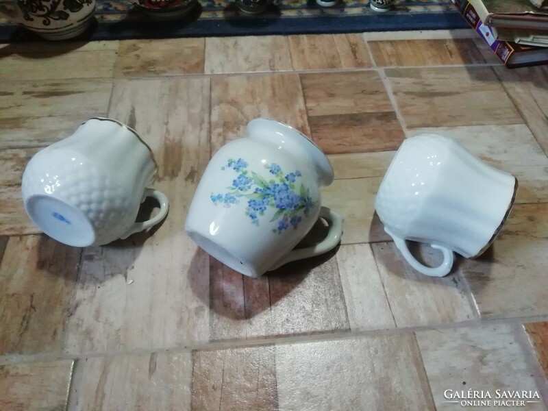 Antik porcelán bögrék és tejfeles hibátlan állapotban