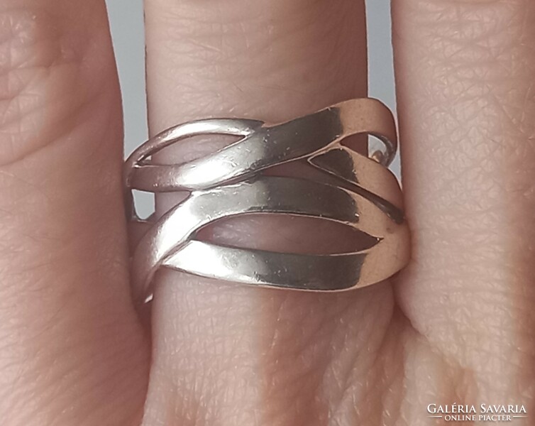 Women's silver ring