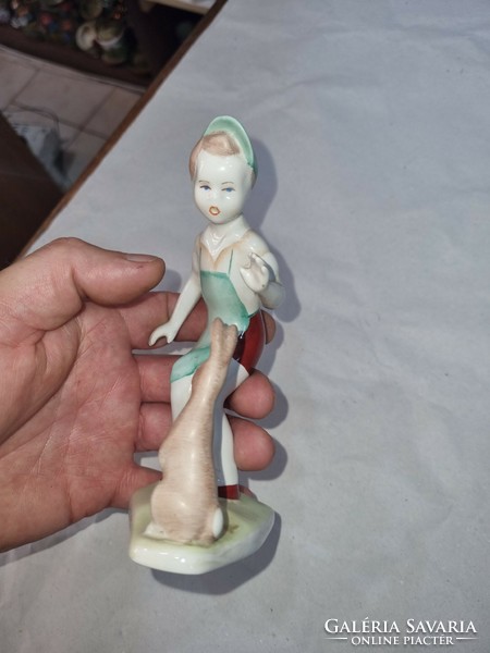 Aquincum porcelain figurine