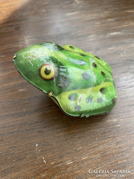 Factory frog with plate lock