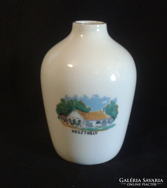 A small vase from Hollóháza