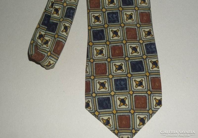 C & a tie