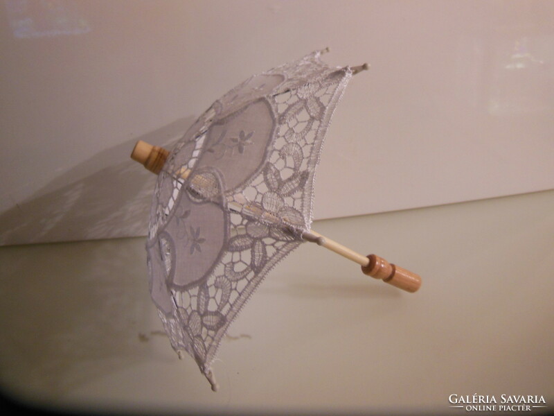Umbrella - lace - new - 100% cotton - wooden handle - 28 x 26 cm - snow white