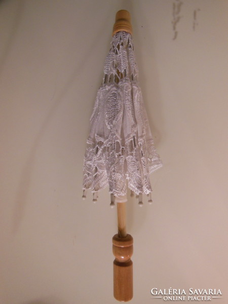 Umbrella - lace - new - 100% cotton - wooden handle - 28 x 26 cm - snow white