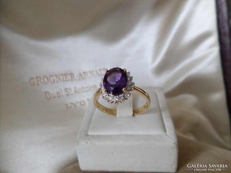 18K gold ring with dark purple amethyst and diamonds