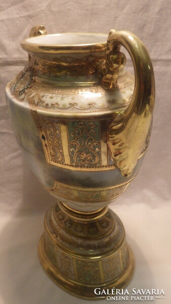 Pompázatos aranyban gazdagon díszes festményes antik porcelán váza