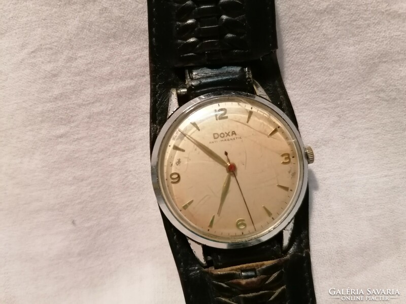 Doxa anti-magnetic large men's watch, works