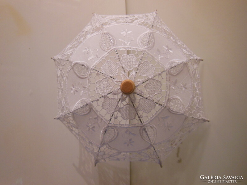 Umbrella - lace - new - 100% cotton - wooden handle - 28 x 26 cm - snow white