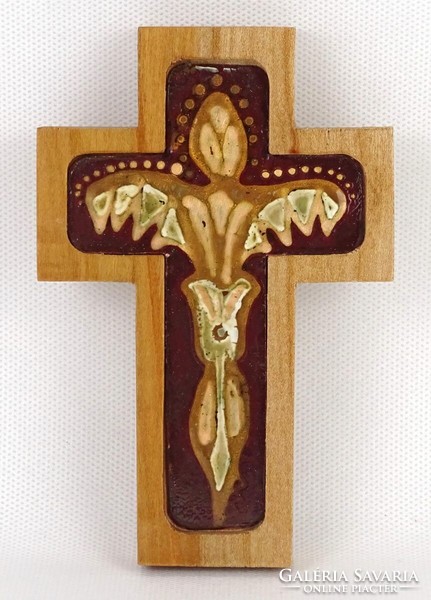 1O004 barkos bea : fire enamel crucifix