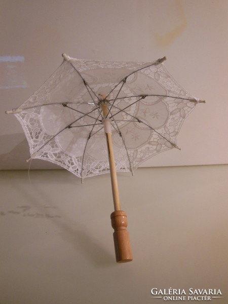 Umbrella - lace - new - 100% cotton - wooden handle - 28 x 26 cm - snow white