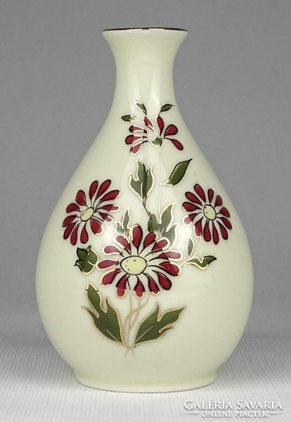 1O015 flawless Zsolnay butter-colored porcelain vase 11.5 Cm