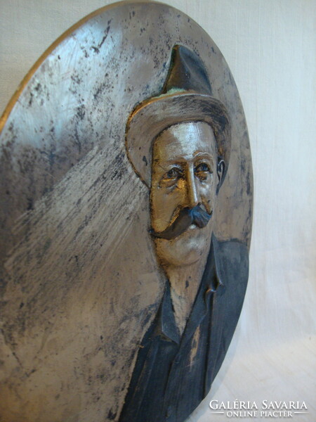 Gács Lajos férfi kalapban portré falidísz 29 cm 1,5 Kg