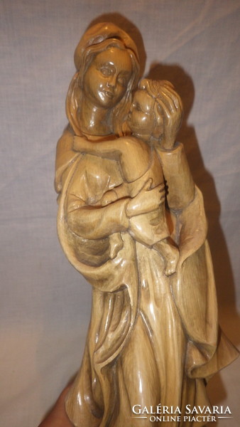 Zoltán Farkas is a fantastic religious wood carving statue