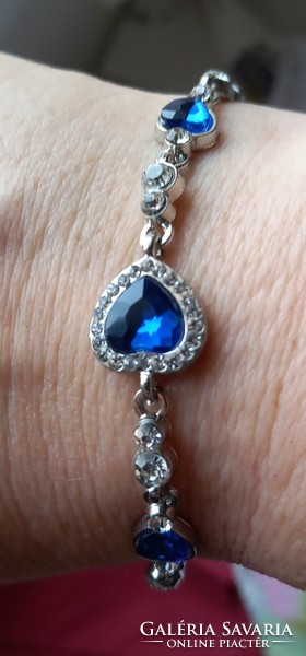 Beautiful silver plated blue heart rhinestone adjustable bracelet.