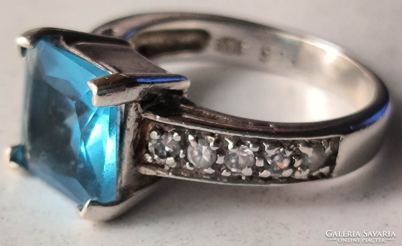 Women's silver ring with blue stones