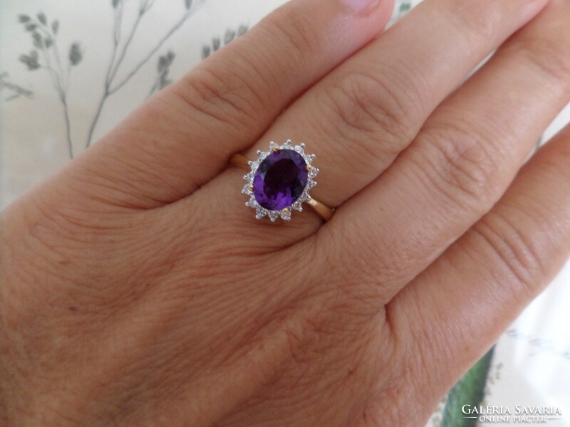 18K gold ring with dark purple amethyst and diamonds