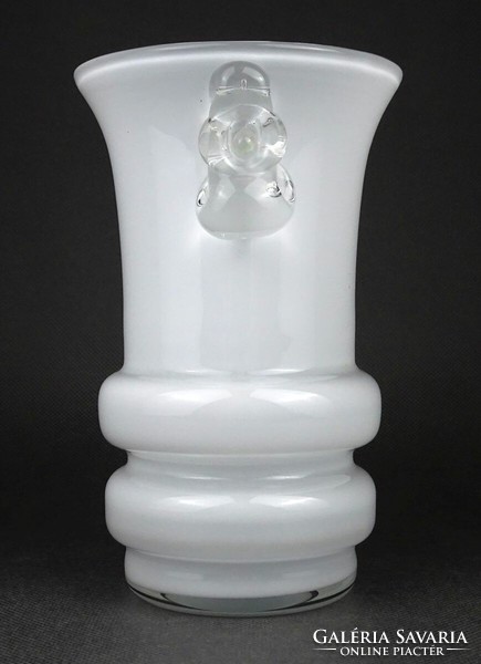 1O228 Fehérre színezett fújt skandináv stúdió üveg váza 18 cm