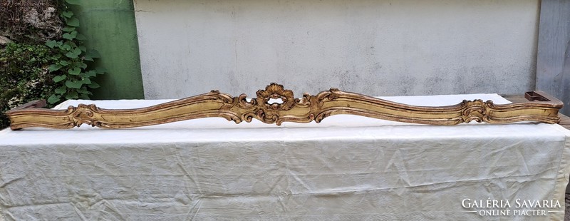 Baroque cornice