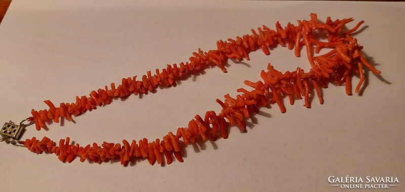 Branched coral necklace 36 grams, 45 cm, largest eye 38 mm