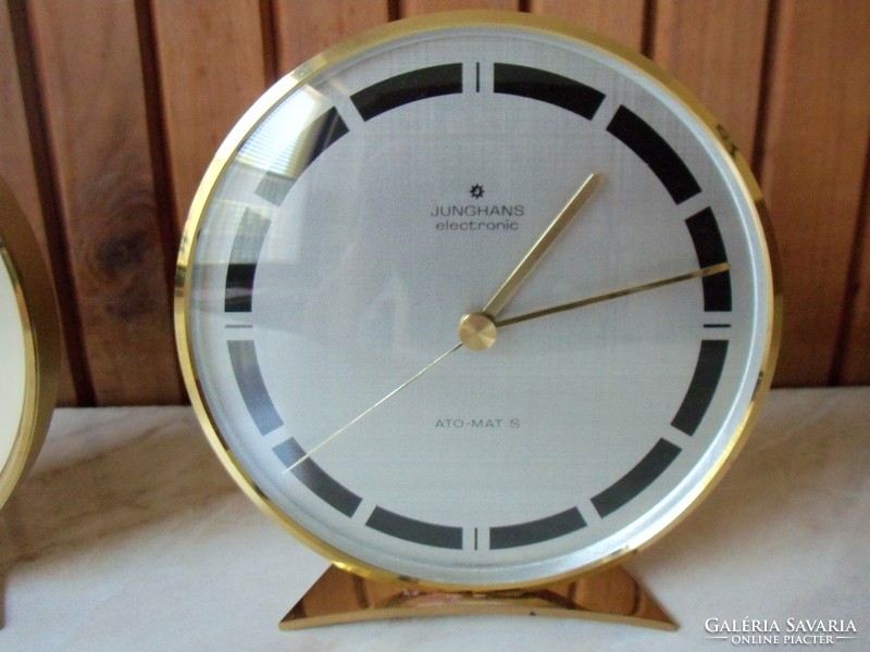 Junghans table clock atom and atom-s