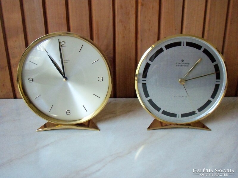 Junghans table clock atom and atom-s