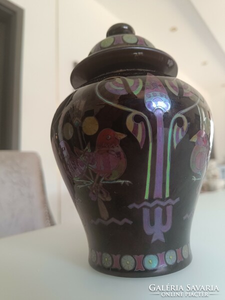 Zsolnay's multi-dozen vases with lids